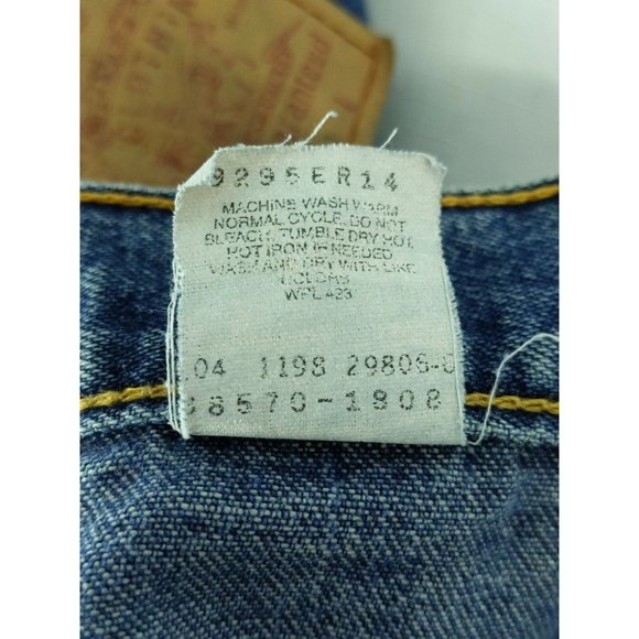 Vintage Levi's Baggy Fit Men's Jean Shorts Size 33 90s Blue Dirty Wash Denim - Picture 10 of 10